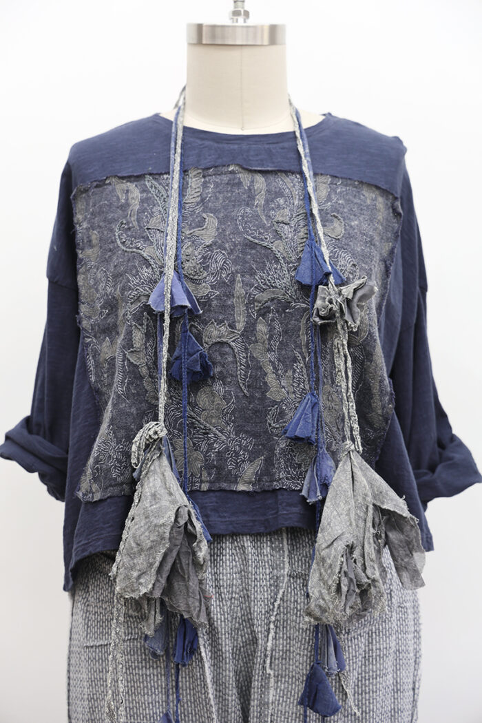 Crop Embroidered Patch T-Shirt Long Sleeve