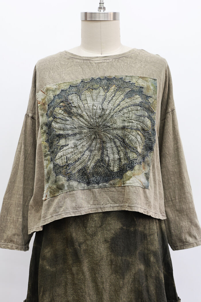 Pod T-shirt Crop Long Sleeve - Image 2