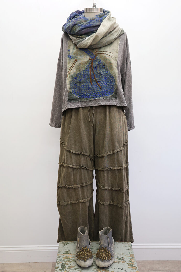 Crop Folklore T-Shirt Long Sleeve - Image 3