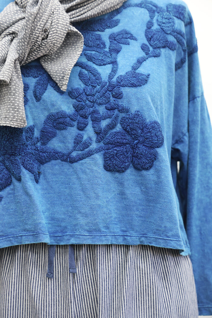 Crop Embroidered Garden T-Shirt Long Sleeve - Image 3